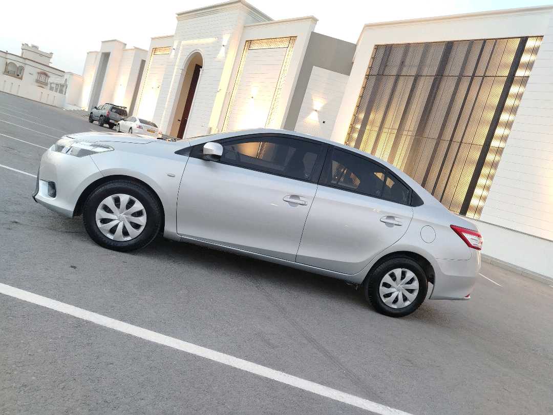 Car Image 2016 TOYOTA YARIS 1.5
