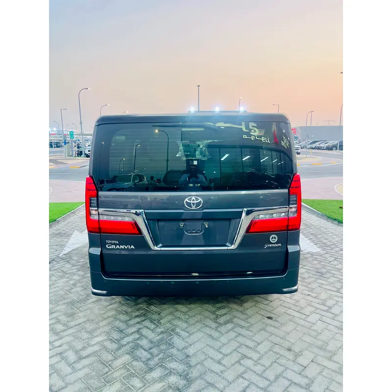 Car Image 2020 TOYOTA Granvia VX