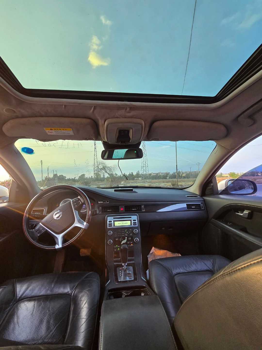 Car Image 2010 VOLVO S80 
