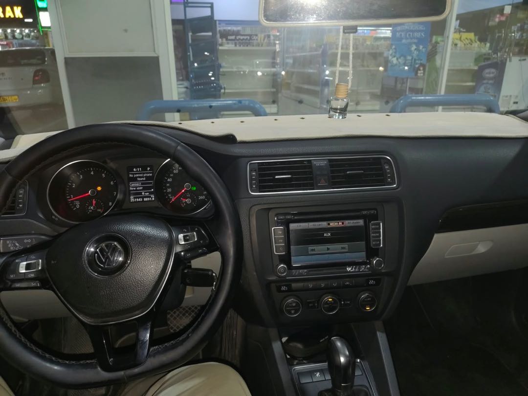 Car Image 2016 VOLKSWAGEN JETTA Highline
