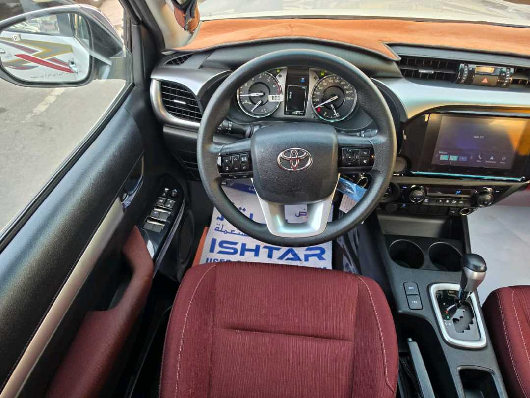 Car Image 2025 TOYOTA HILUX SR5