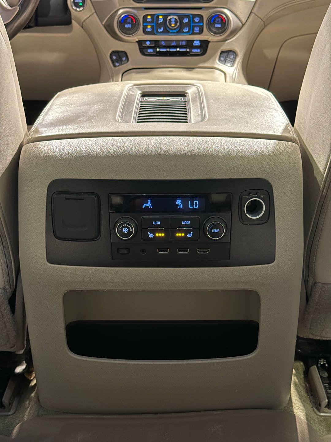 Car Image 2019 GMC YUKON Denali