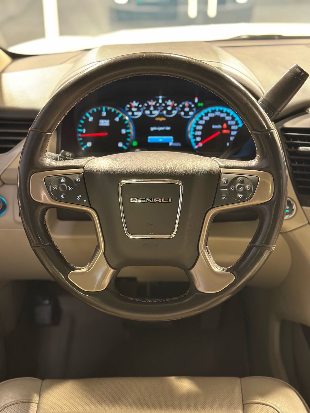 Car Image 2019 GMC YUKON Denali