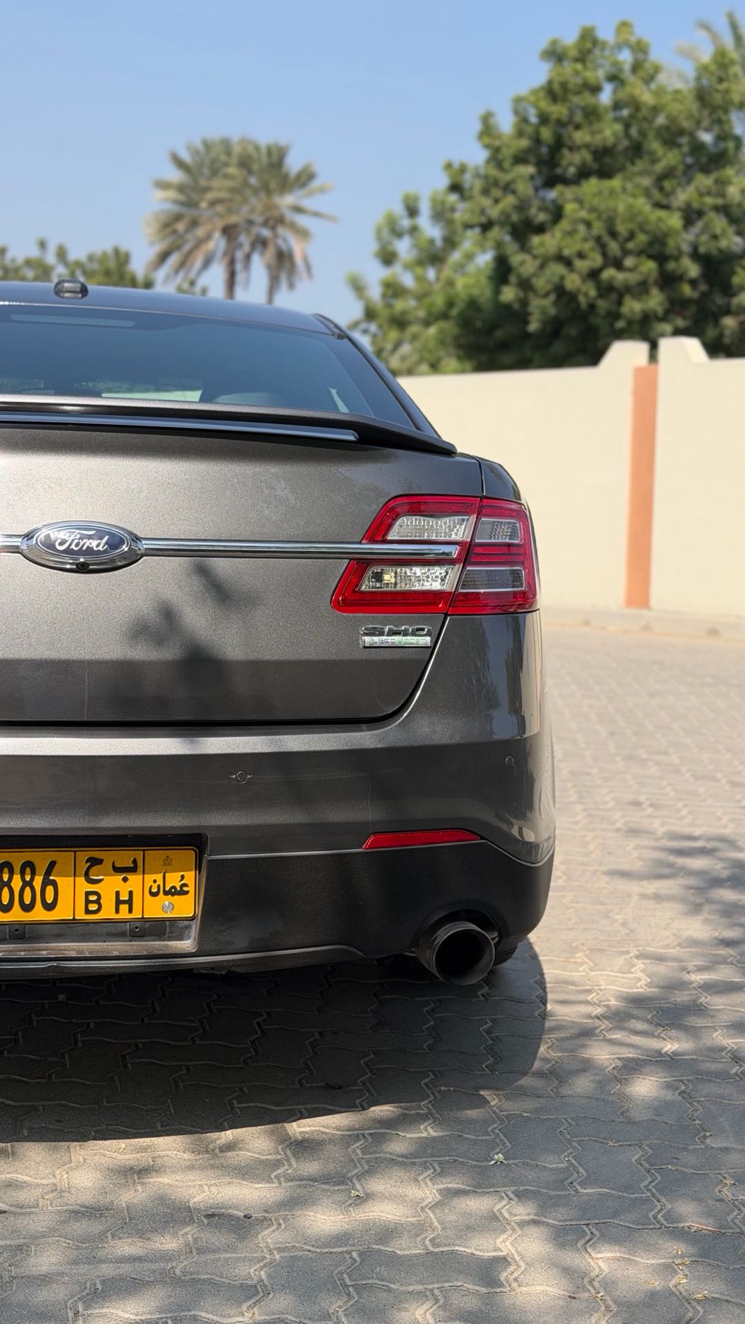 Car Image 2019 FORD TAURUS SHO