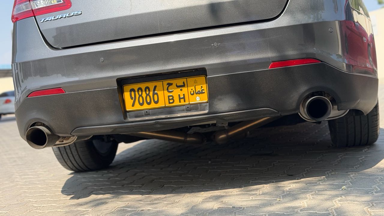 Car Image 2019 FORD TAURUS SHO