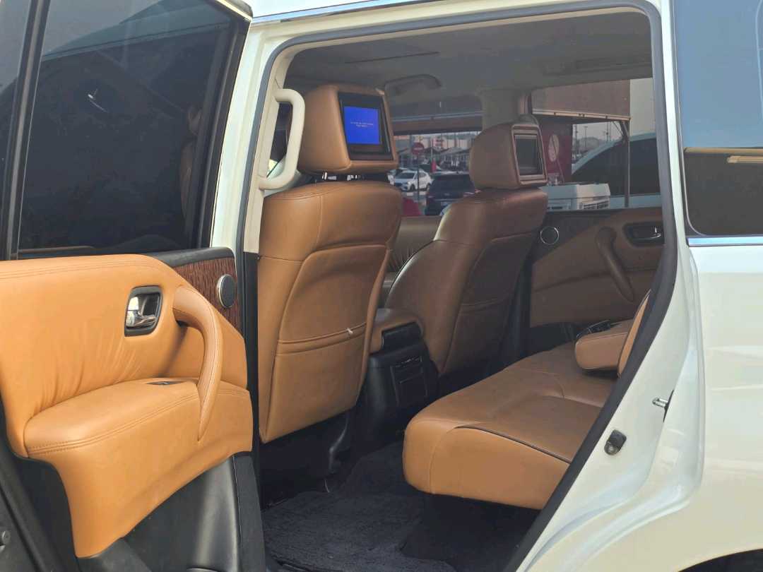 Car Image 2017 NISSAN PATROL Platinum