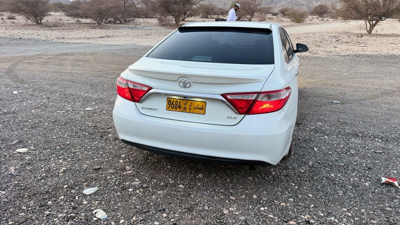 Car Image 2017 TOYOTA CAMRY XLE