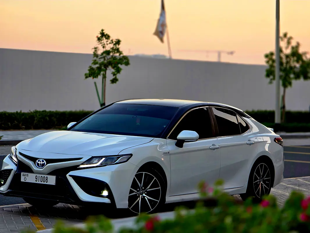 Car Image 2020 TOYOTA CAMRY LE