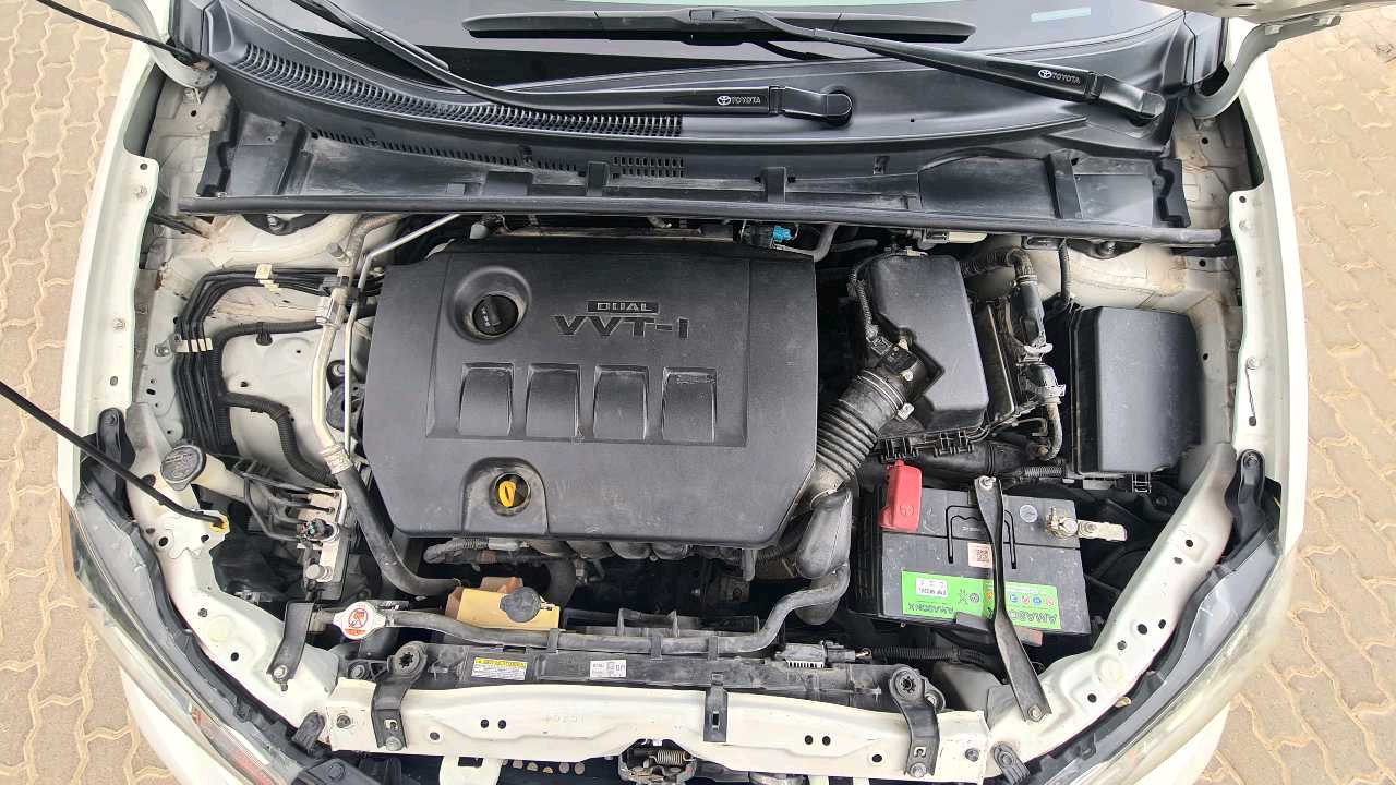 Car Image 2018 TOYOTA COROLLA L