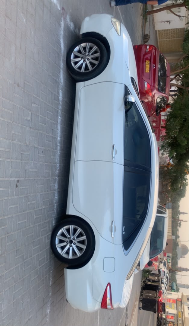 Car Image 2017 TOYOTA CAMRY E