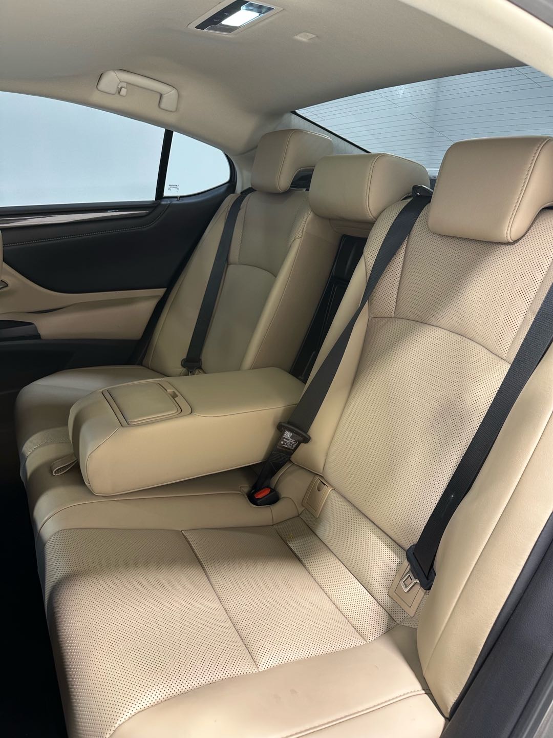Car Image 2021 LEXUS ES 350