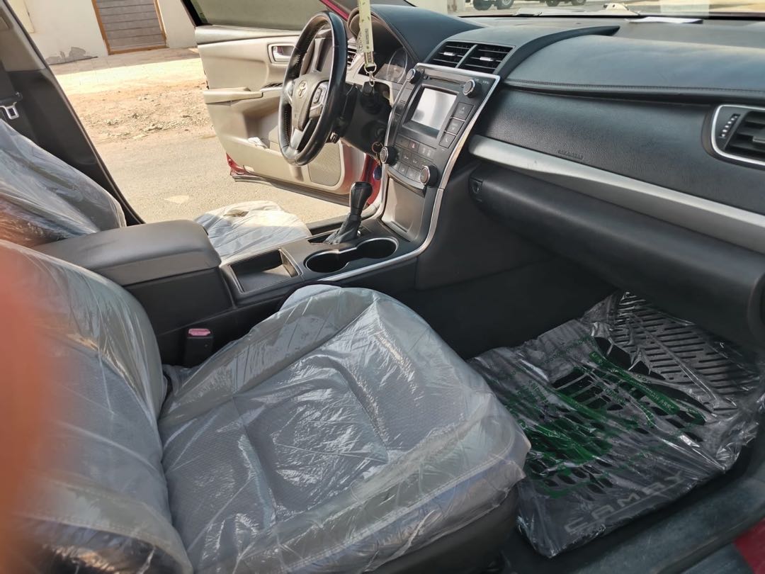 Car Image 2017 TOYOTA CAMRY SE