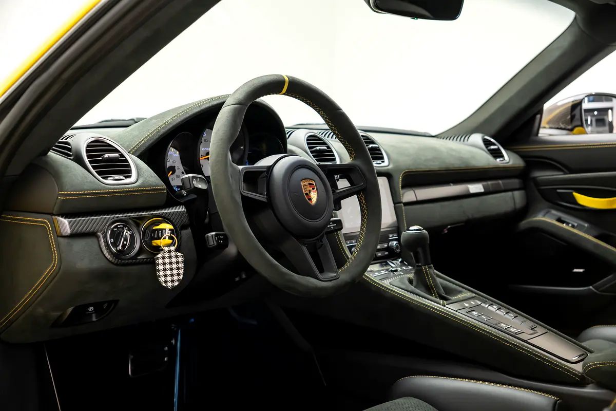 Car Image 2024 PORSCHE 718 / CAYMAN GT4 RS