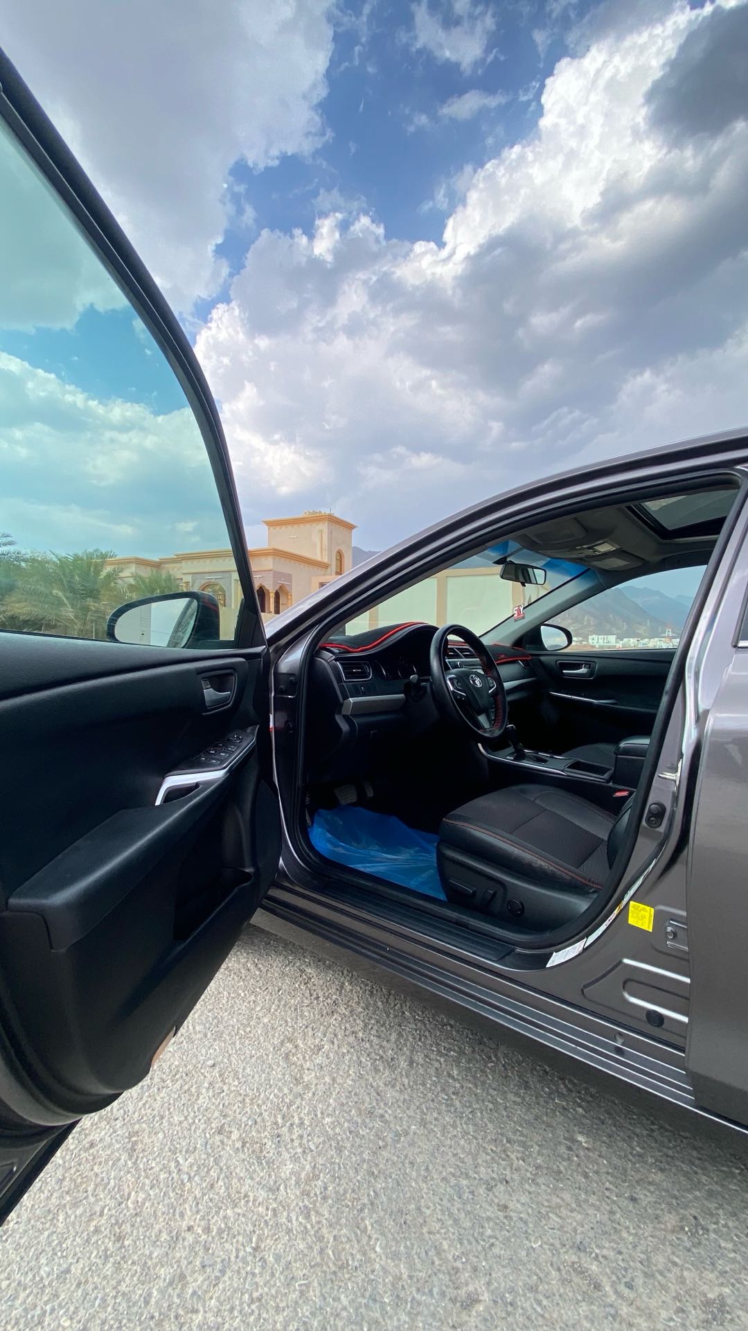 Car Image 2016 TOYOTA CAMRY SE