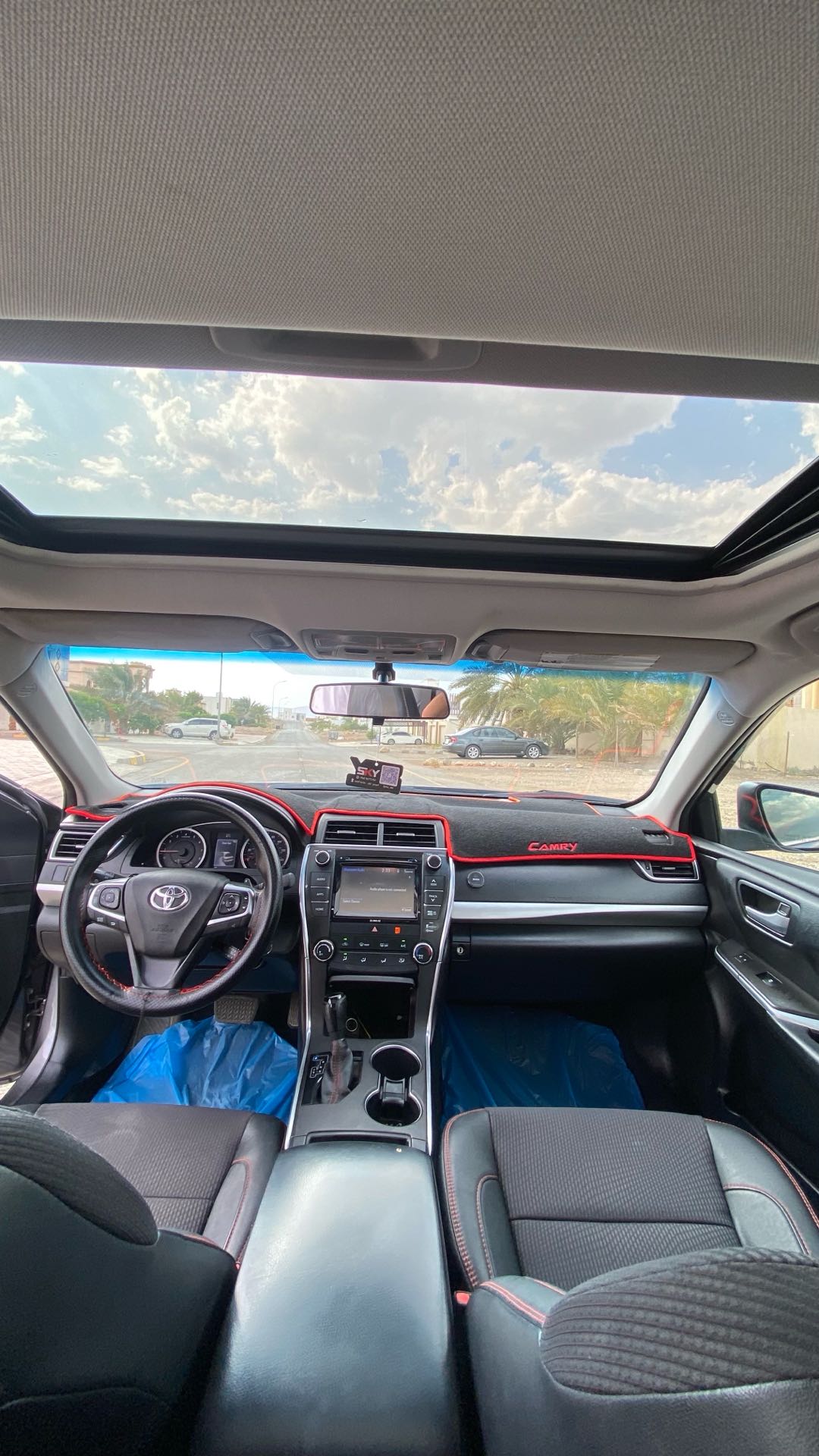 Car Image 2016 TOYOTA CAMRY SE