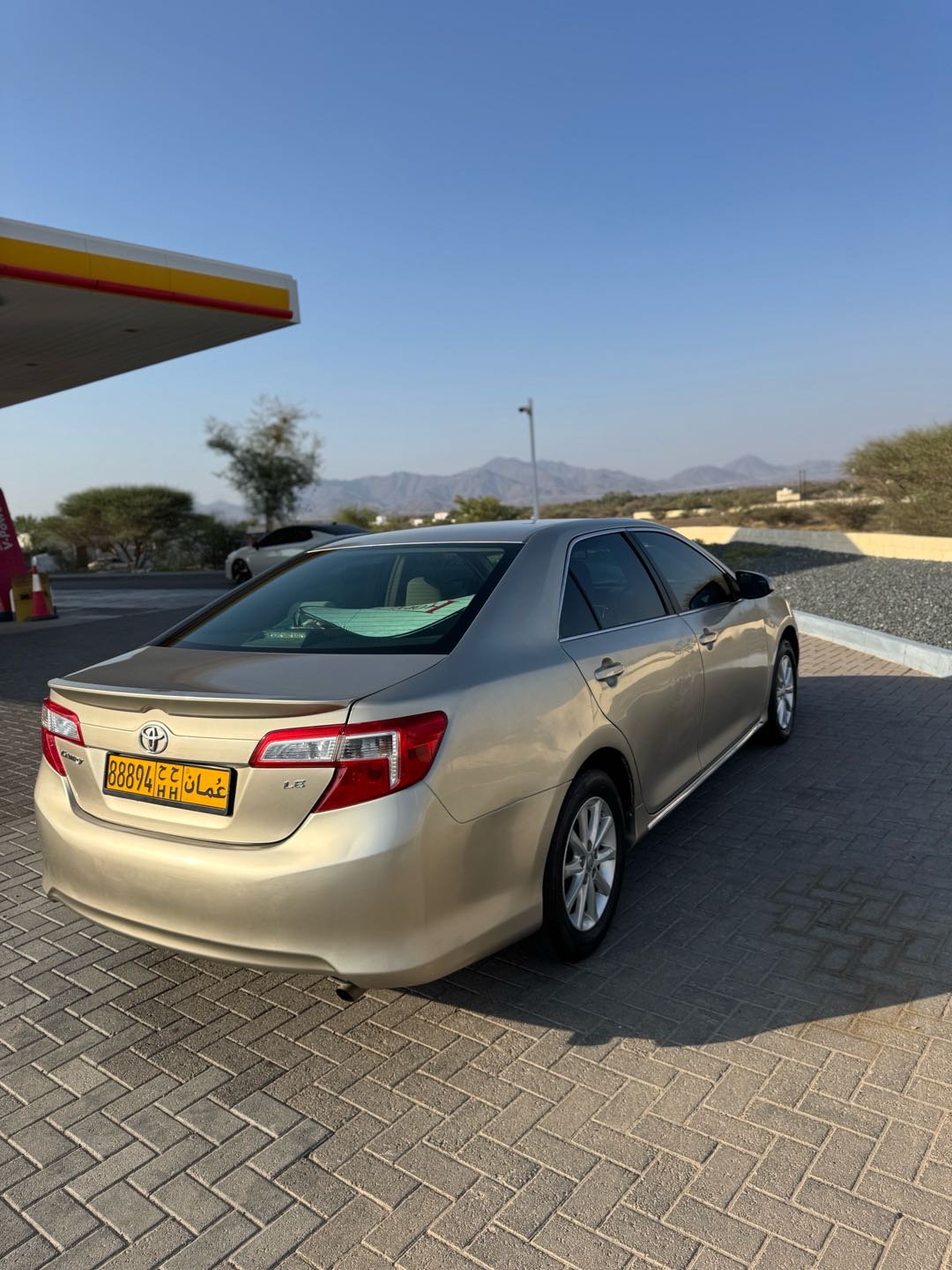 Car Image 2014 TOYOTA CAMRY LE