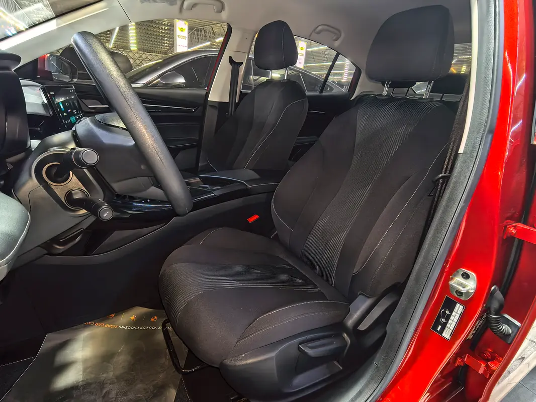 Car Image 2025 MG 5 Comfort