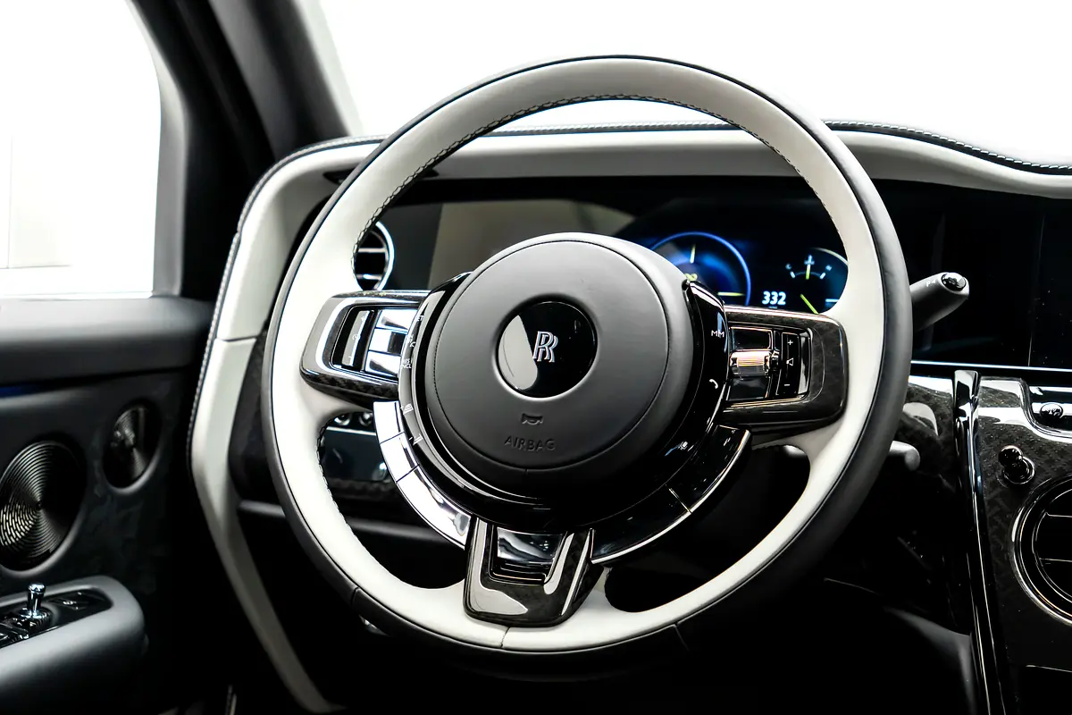 Car Image 2025 ROLLS ROYCE CULLINAN 