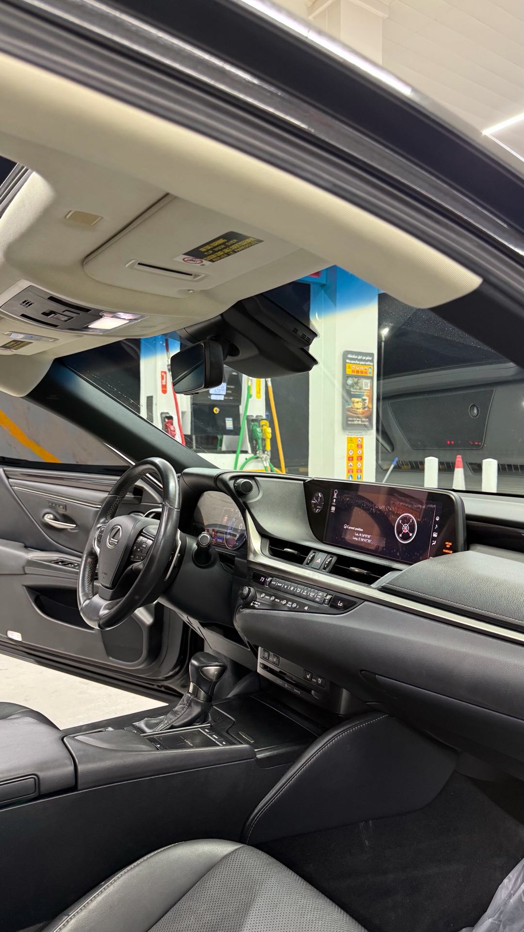 Car Image 2019 LEXUS ES 350