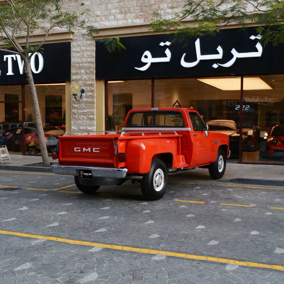 Car Image 1984 GMC SIERRA 