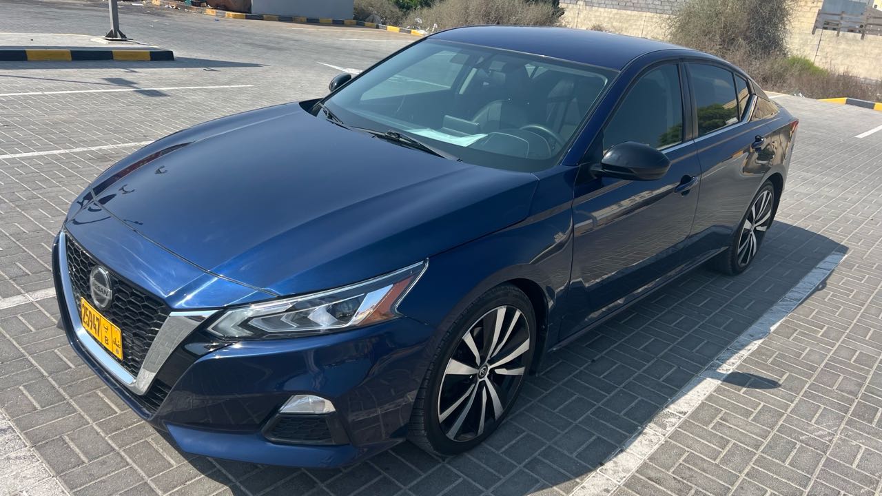 Car Image 2019 NISSAN ALTIMA SR
