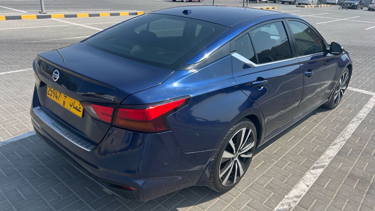 Car Image 2019 NISSAN ALTIMA SR