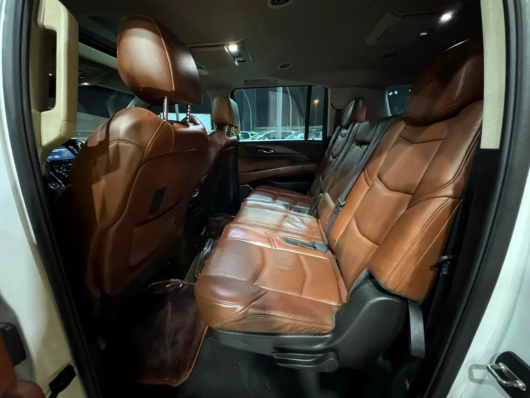 Car Image 2016 CADILLAC ESCALADE Standard
