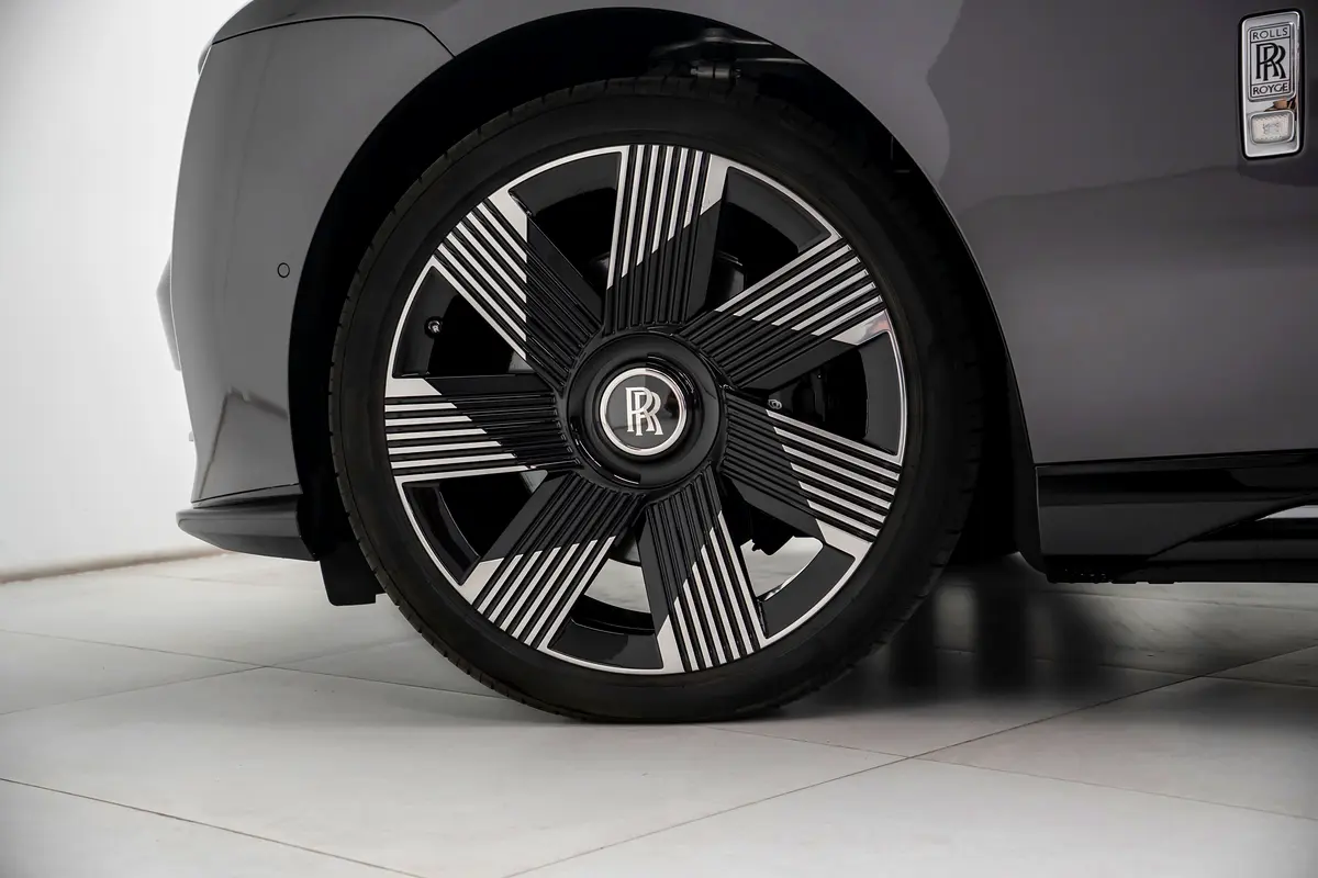 Car Image 2024 ROLLS ROYCE SPECTRE 