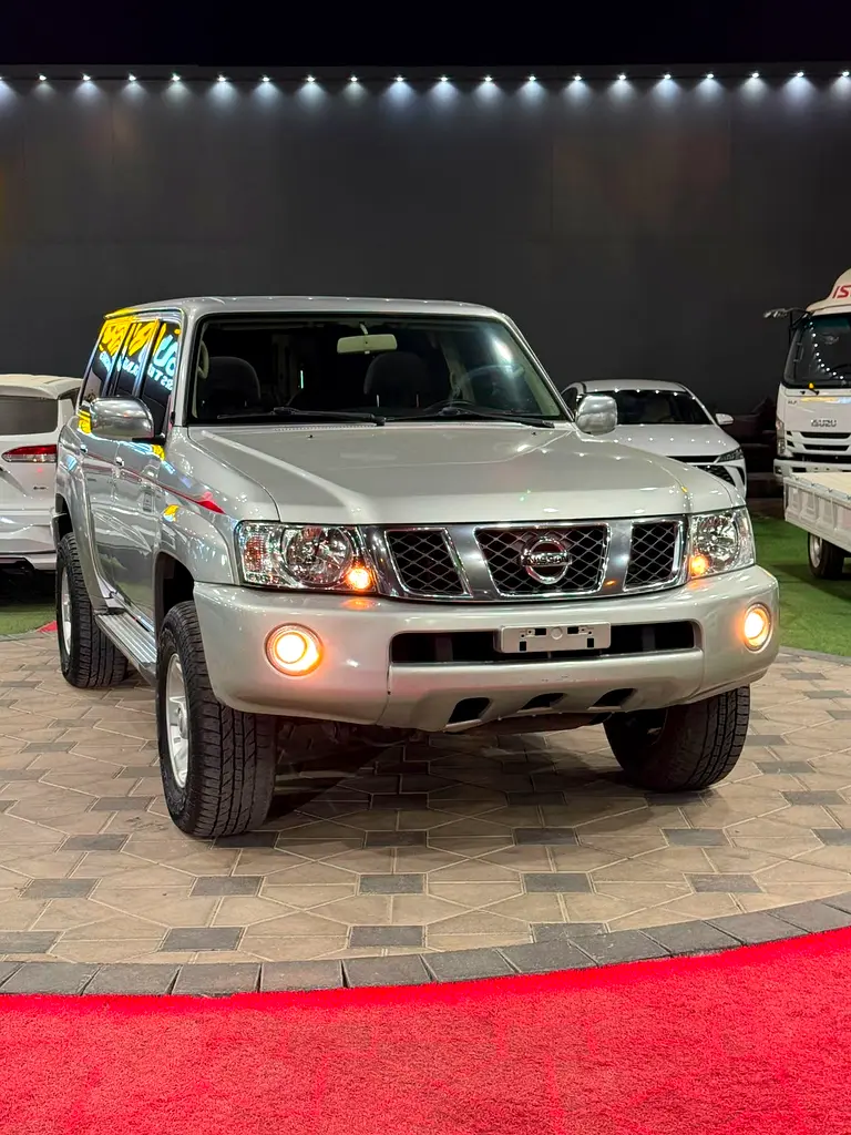 Car Image 2015 NISSAN SAFARI 
