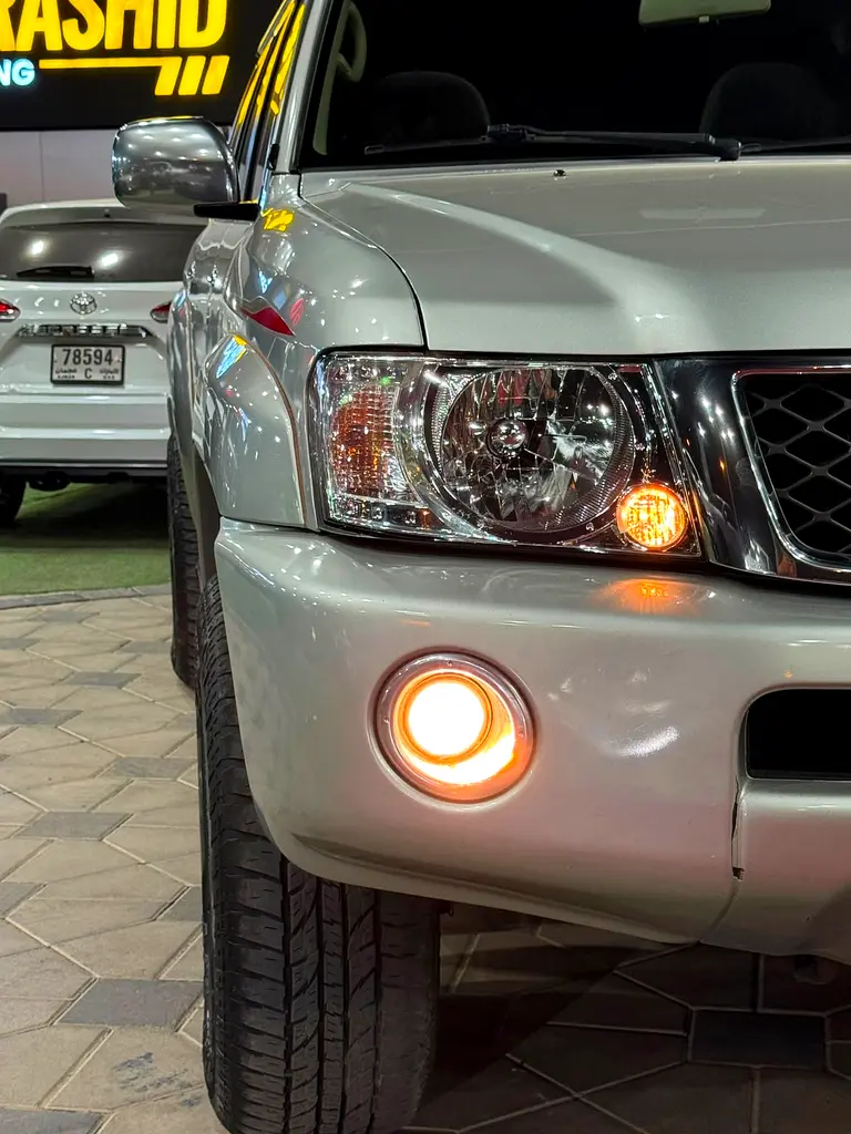 Car Image 2015 NISSAN SAFARI 
