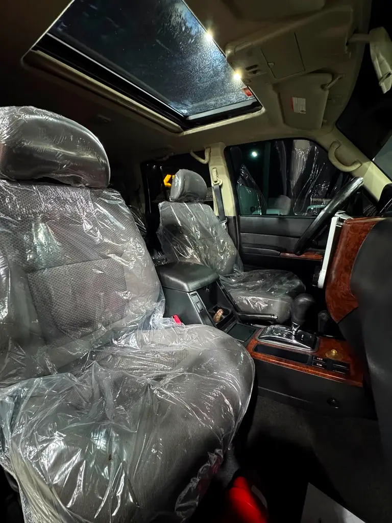 Car Image 2017 NISSAN SAFARI 