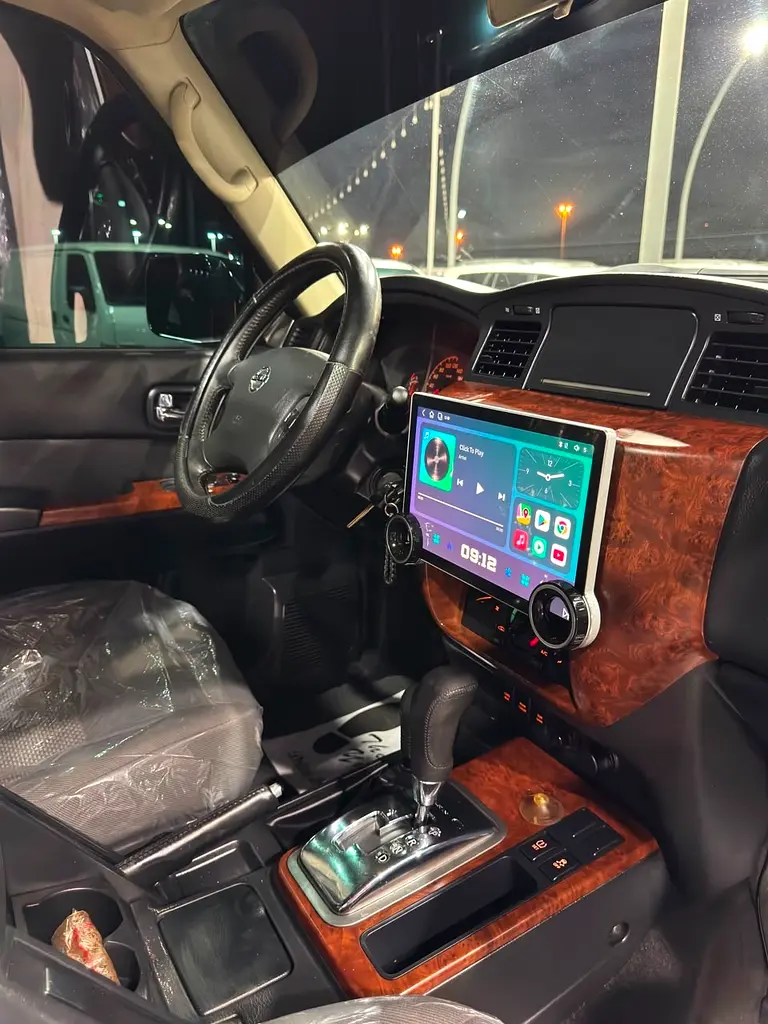 Car Image 2017 NISSAN SAFARI 