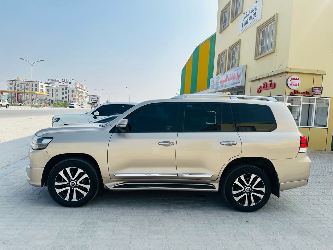 TOYOTA LAND CRUISER GX.R 2019