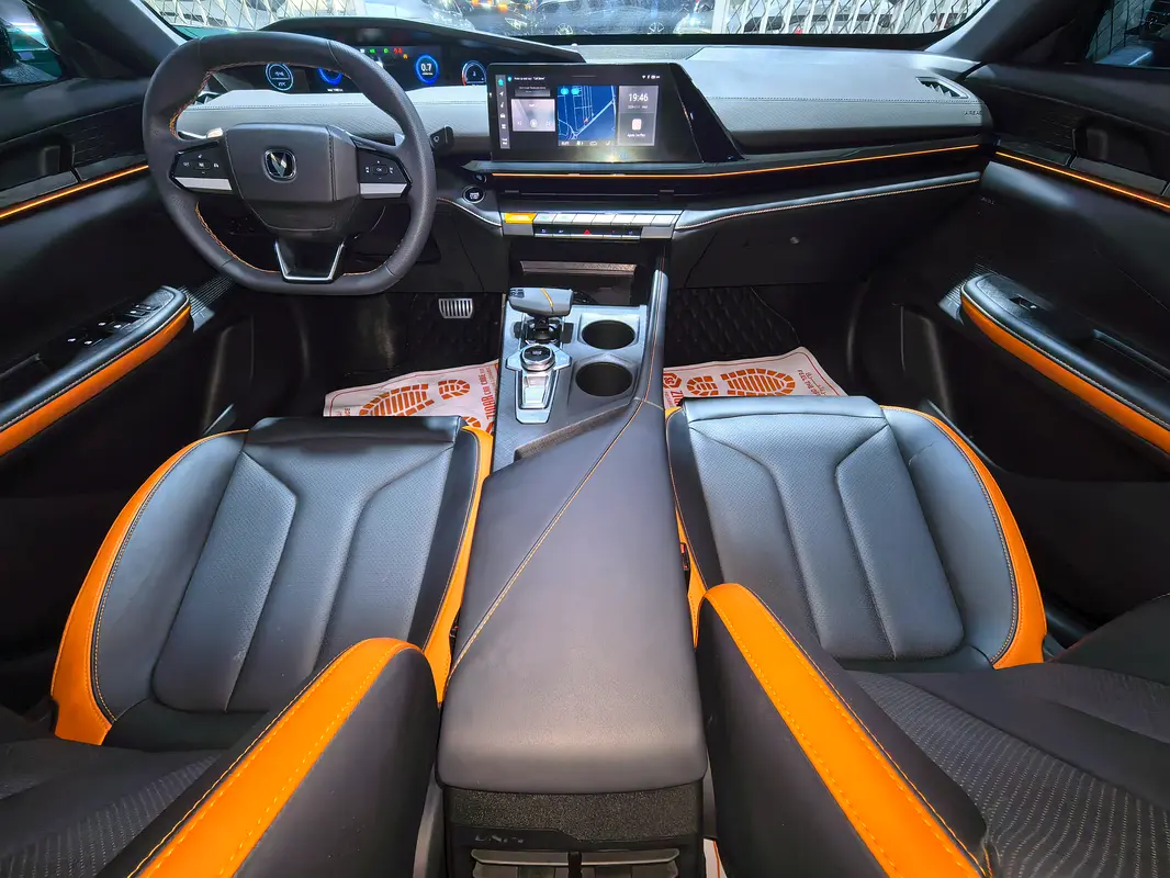 Car Image 2025 CHANGAN UNI-V Sport