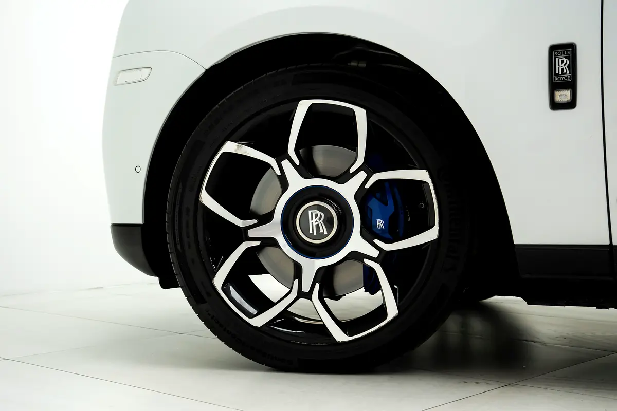 Car Image 2023 ROLLS ROYCE CULLINAN 