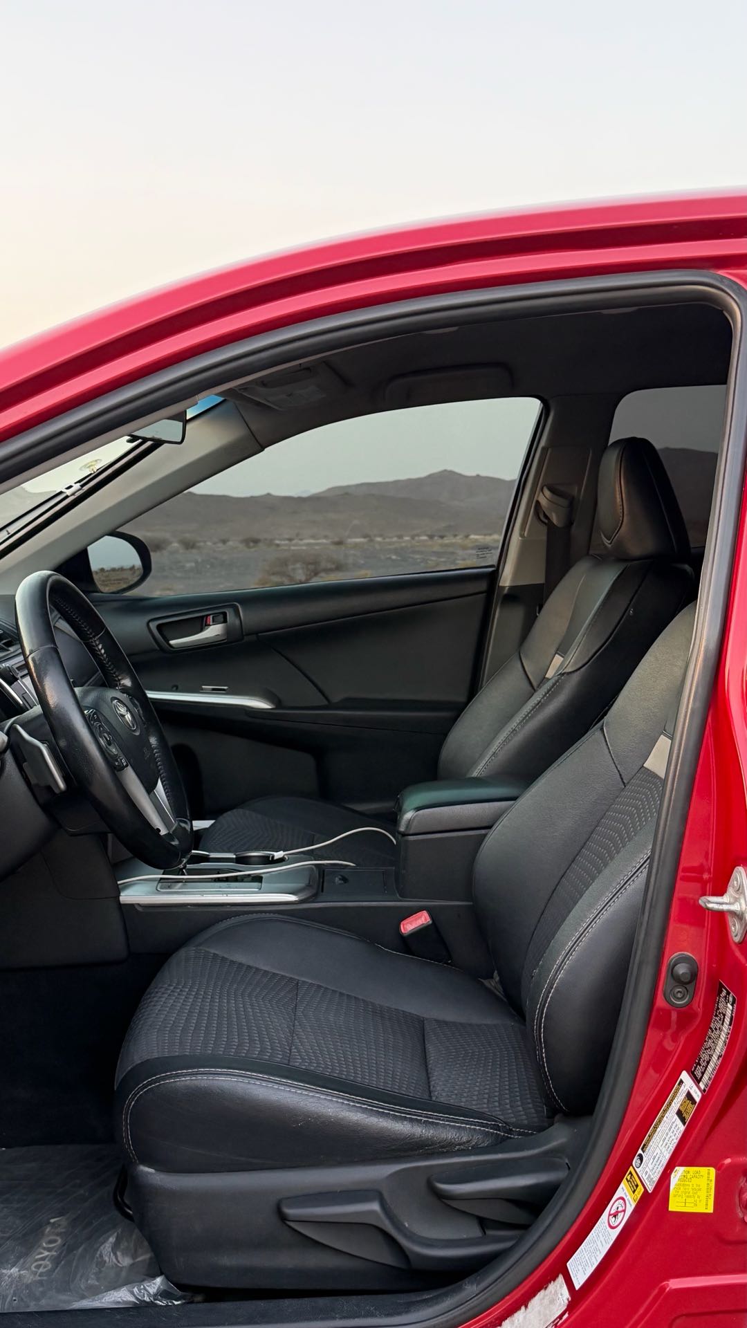 Car Image 2013 TOYOTA CAMRY SE