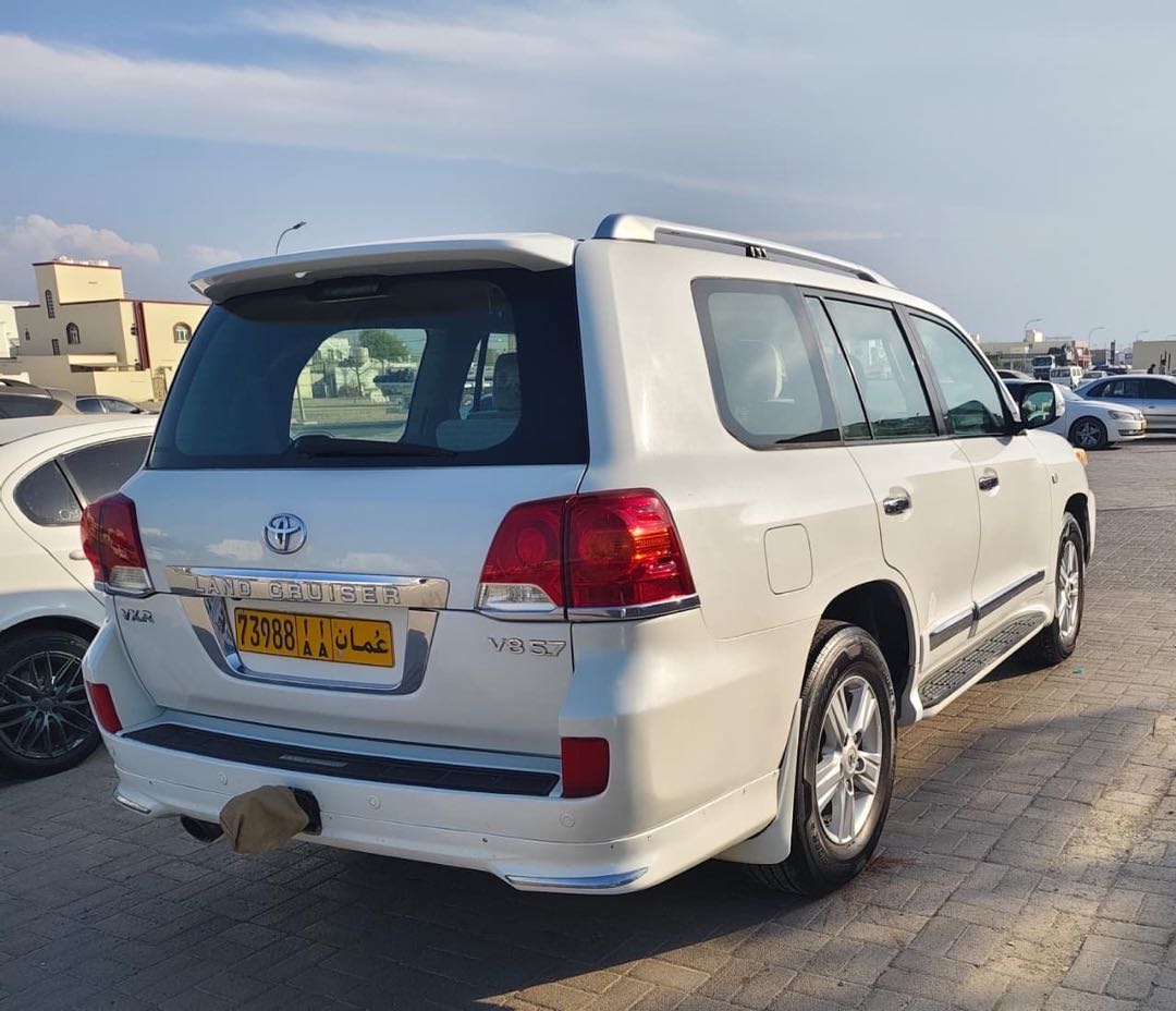 Car Image 2010 TOYOTA LAND CRUISER VX.R