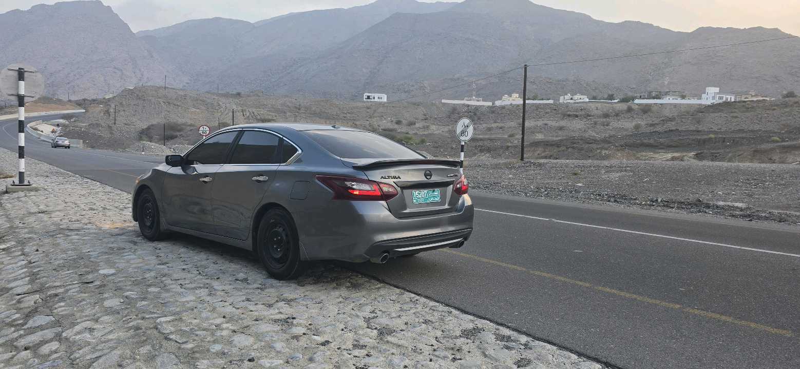 Car Image 2018 NISSAN ALTIMA SR