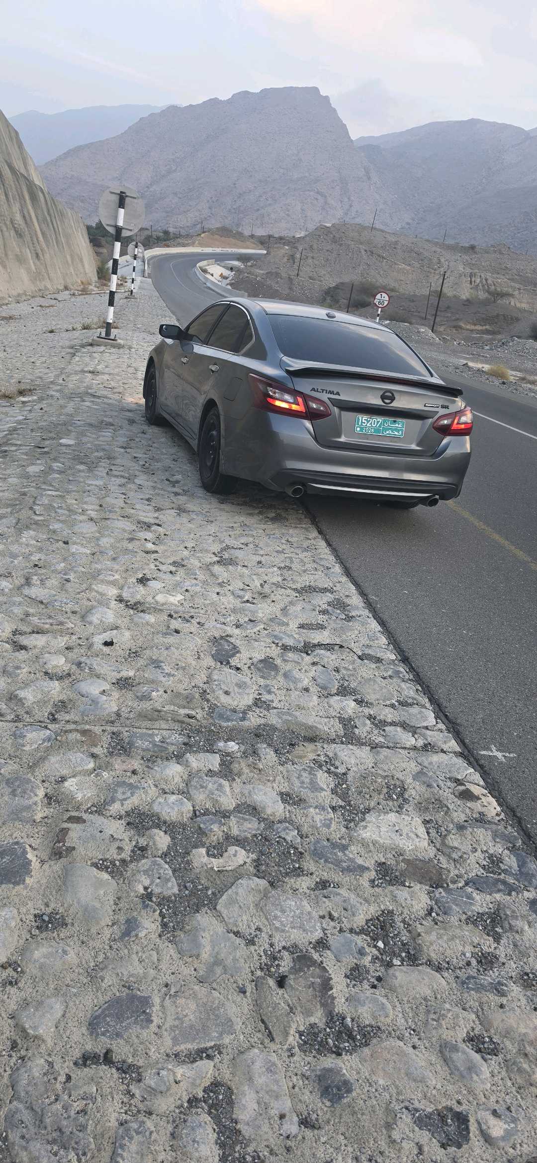 Car Image 2018 NISSAN ALTIMA SR