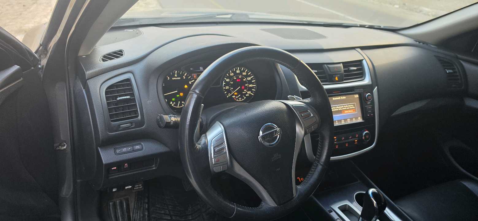 Car Image 2018 NISSAN ALTIMA SR