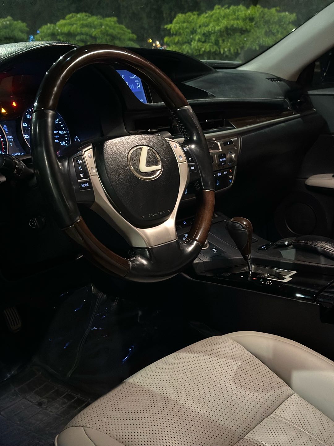 Car Image 2015 LEXUS ES 350