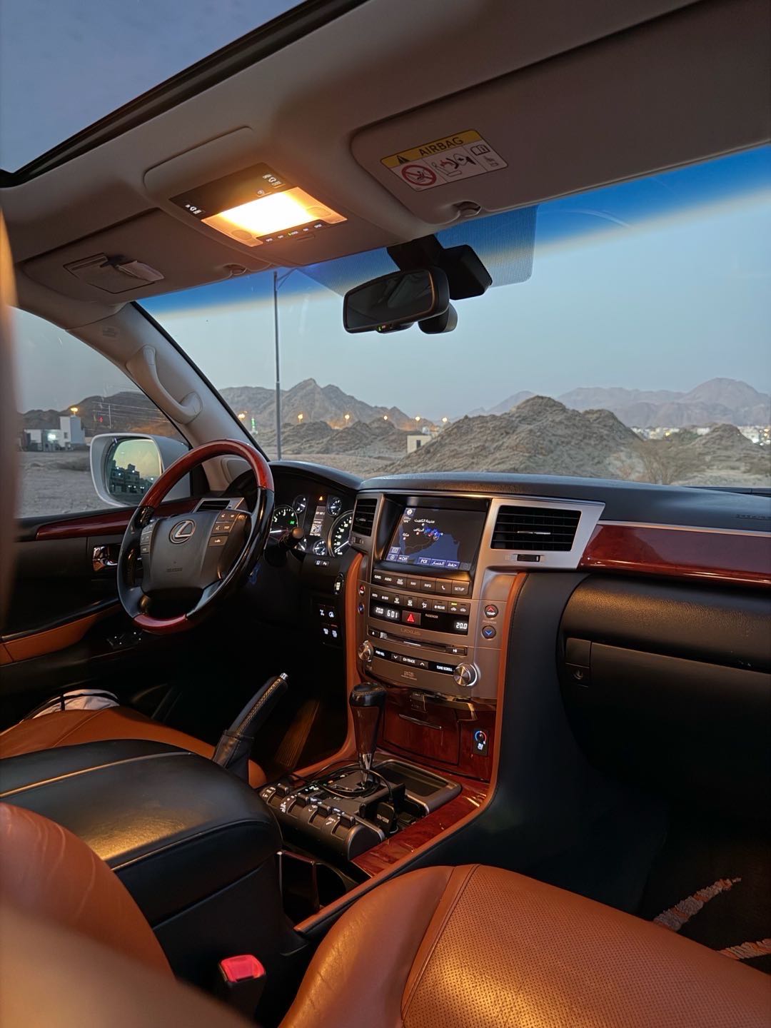 Car Image 2013 LEXUS LX 570 Luxury