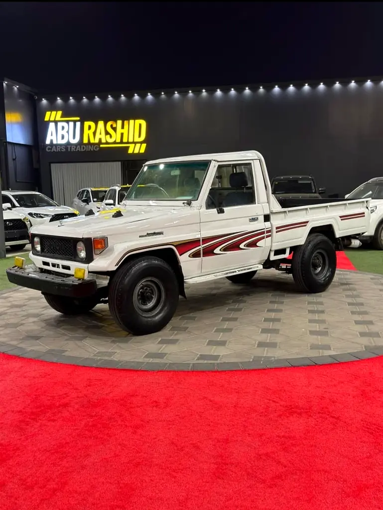 Car Image 1987 TOYOTA Cruiser Pickup LX