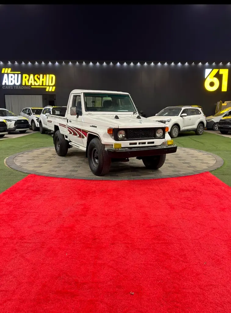 Car Image 1987 TOYOTA Cruiser Pickup LX
