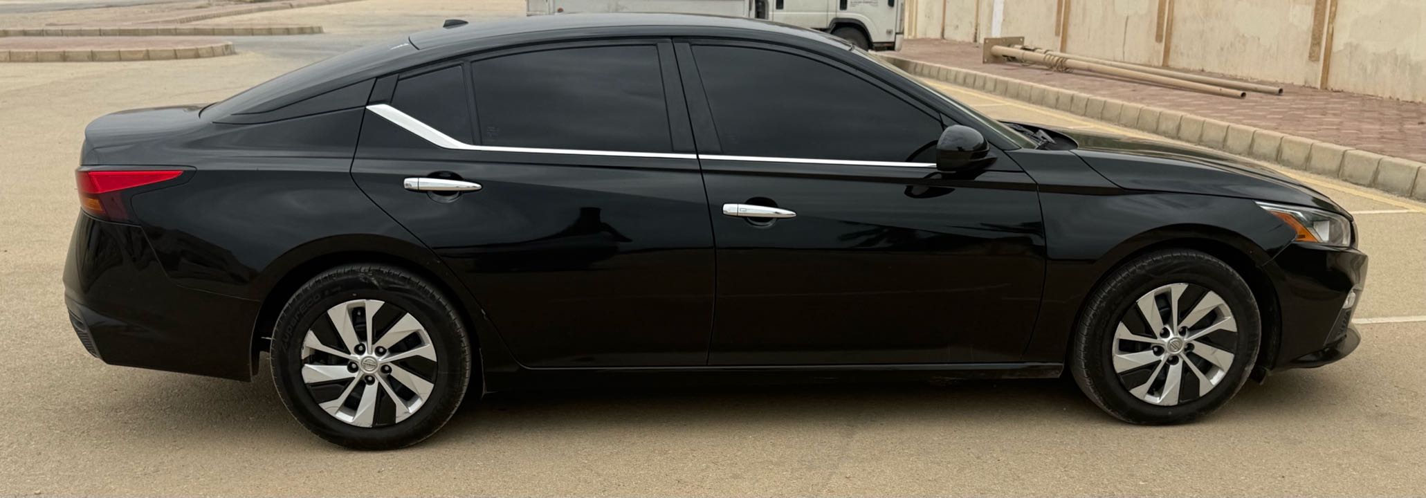 Car Image 2020 NISSAN ALTIMA SV