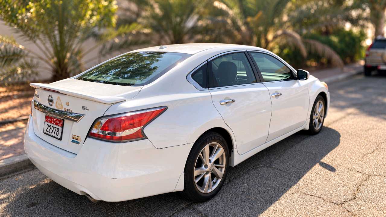 Car Image 2014 NISSAN ALTIMA SL
