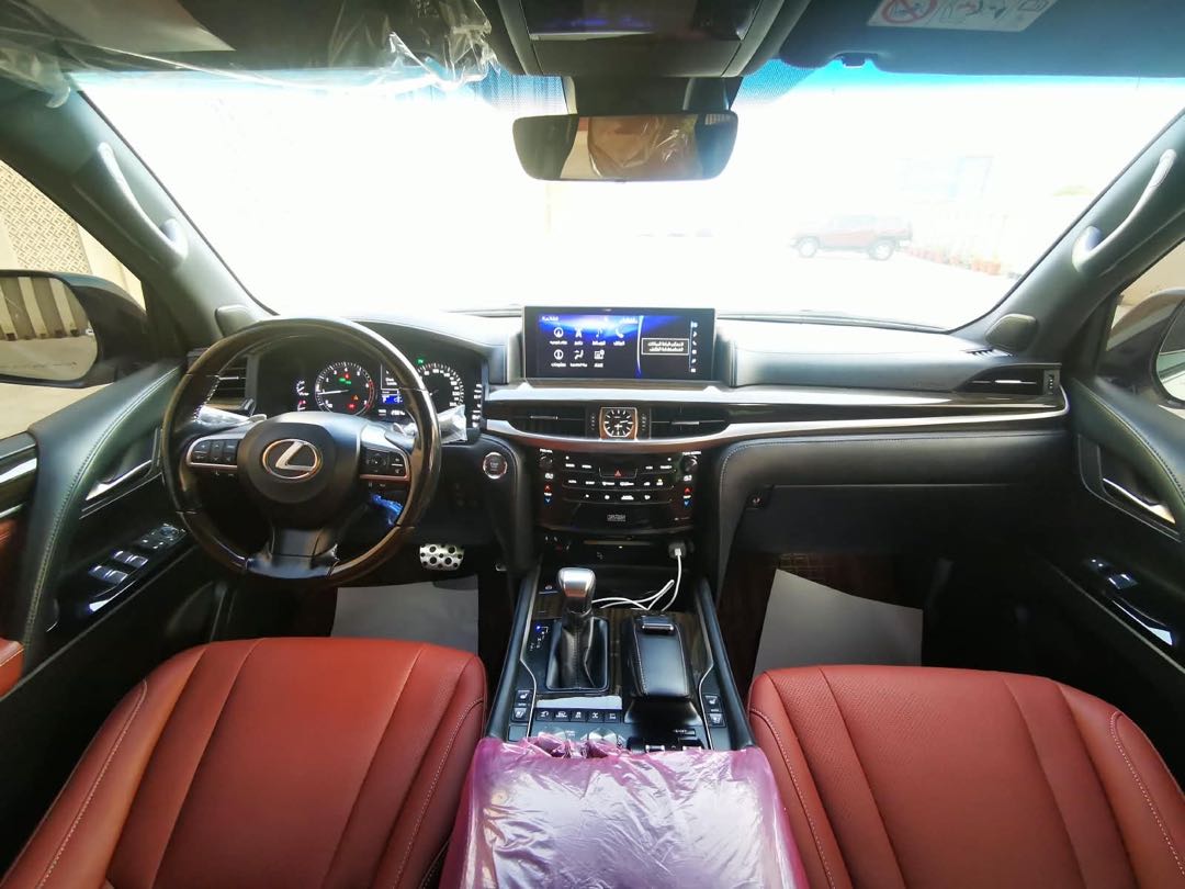 Car Image 2018 LEXUS LX 570