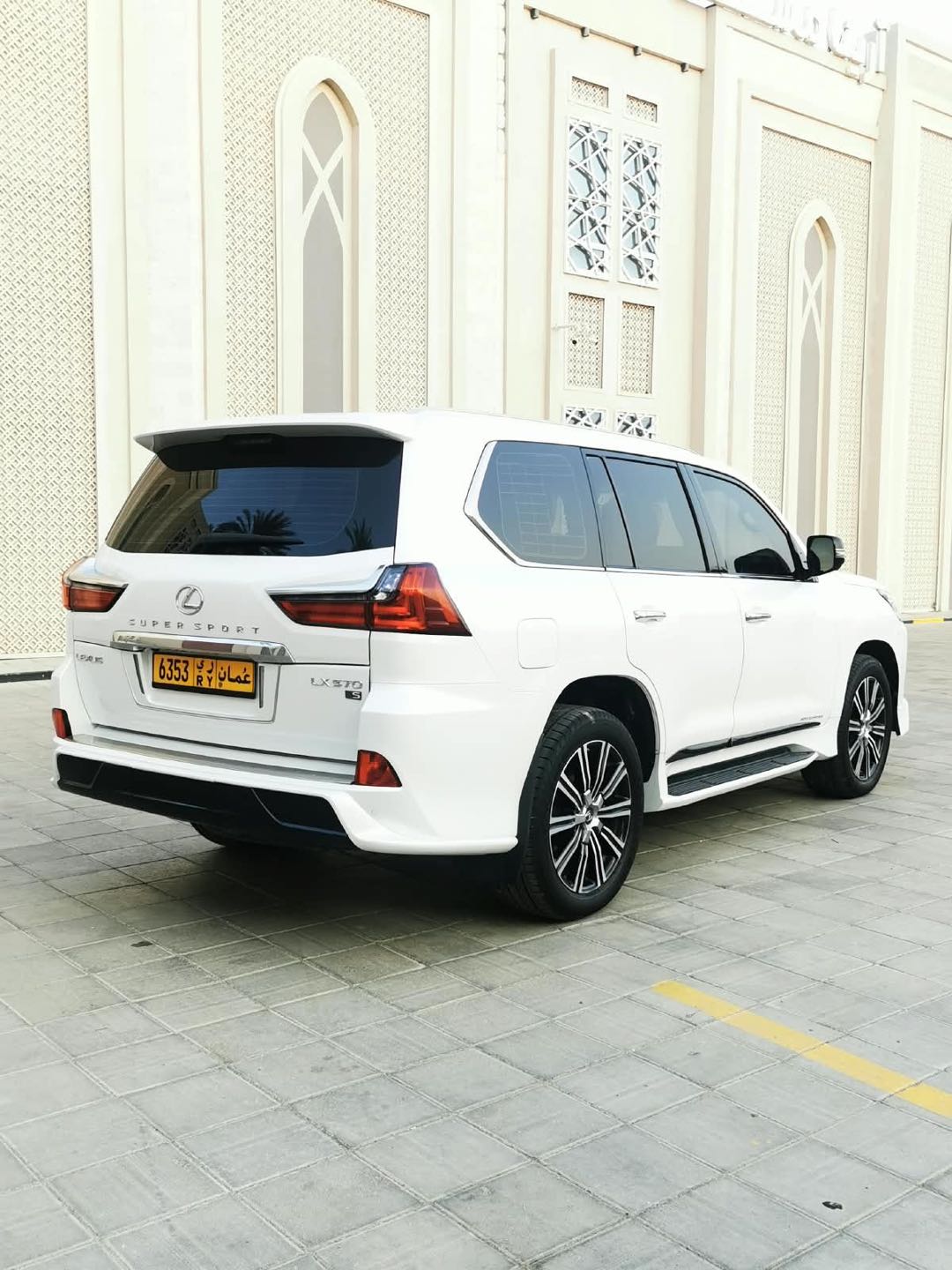 Car Image 2018 LEXUS LX 570