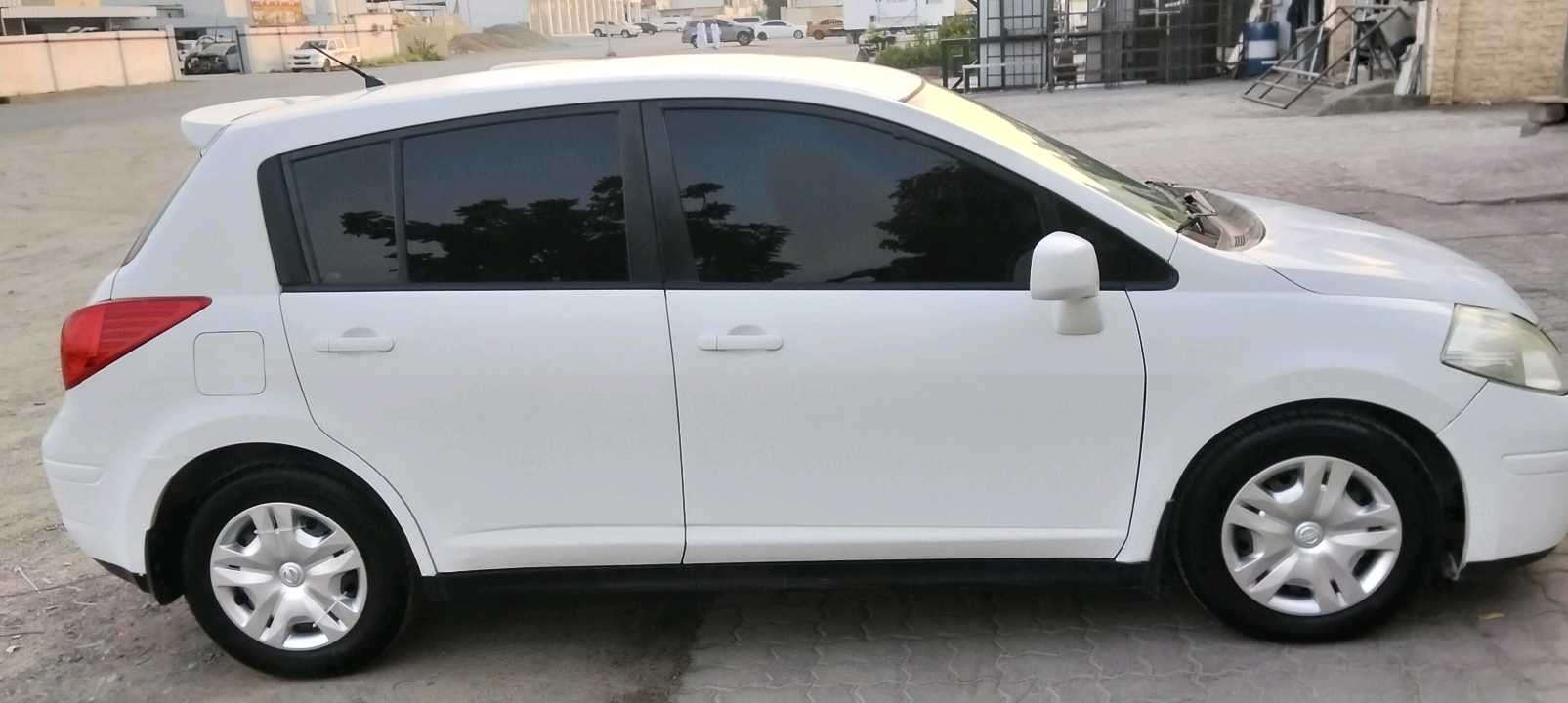 Car Image 2010 NISSAN TIIDA 