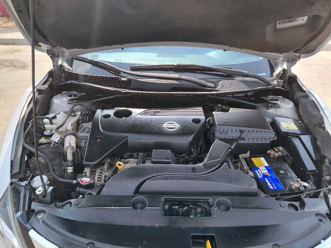 Car Image 2017 NISSAN ALTIMA SR